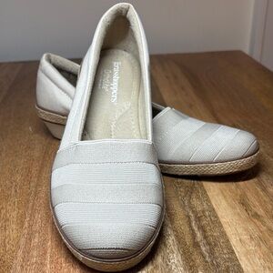 Grasshoppers Tan Textile Low Wedge Slip/On Flat Size 9